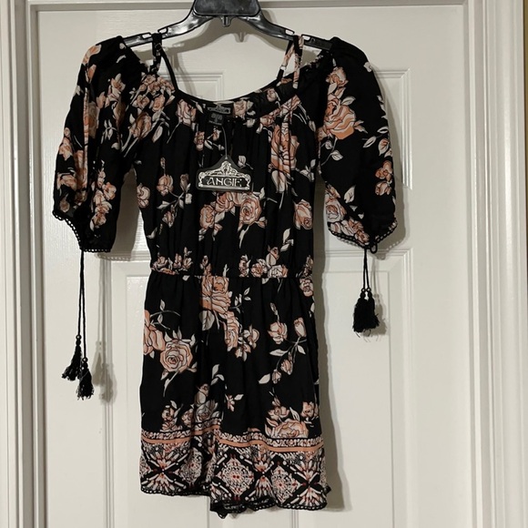 NWT beautiful women’s romper S - Picture 2 of 9